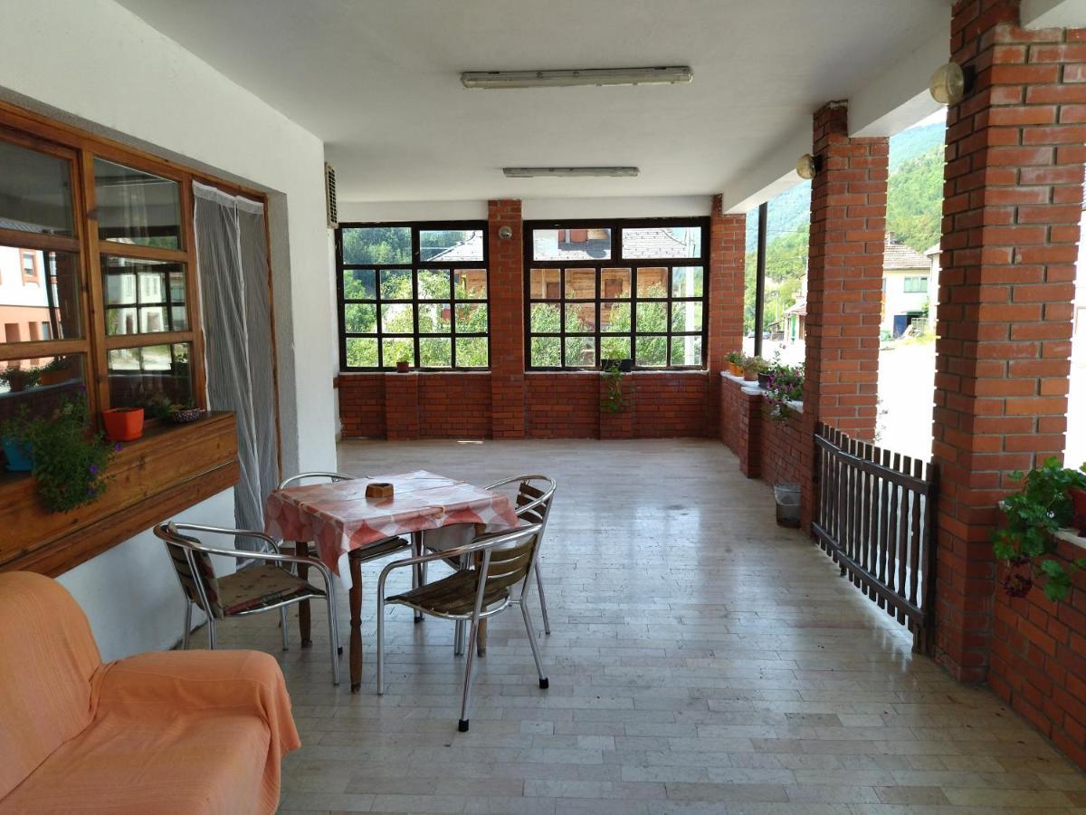 Apartman Dunja I Milos モクラ・ゴラ エクステリア 写真