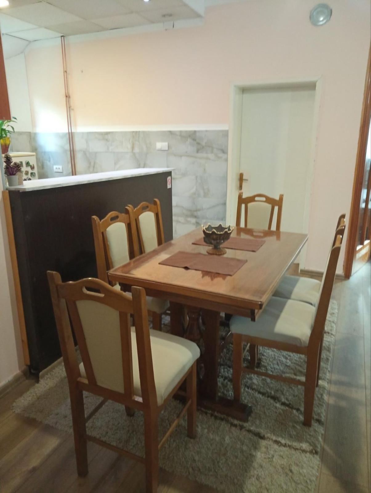 Apartman Dunja I Milos モクラ・ゴラ エクステリア 写真