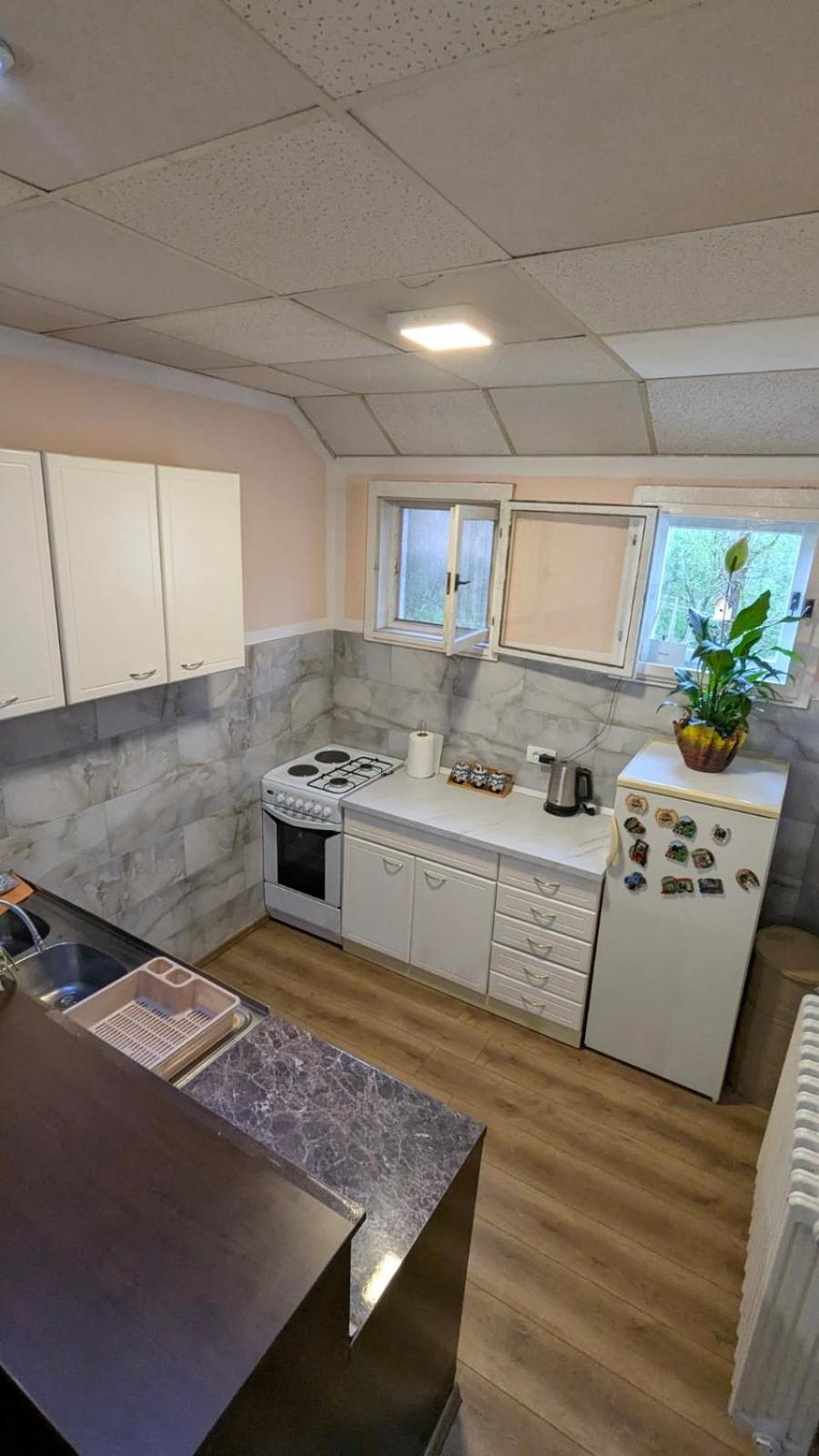 Apartman Dunja I Milos モクラ・ゴラ エクステリア 写真