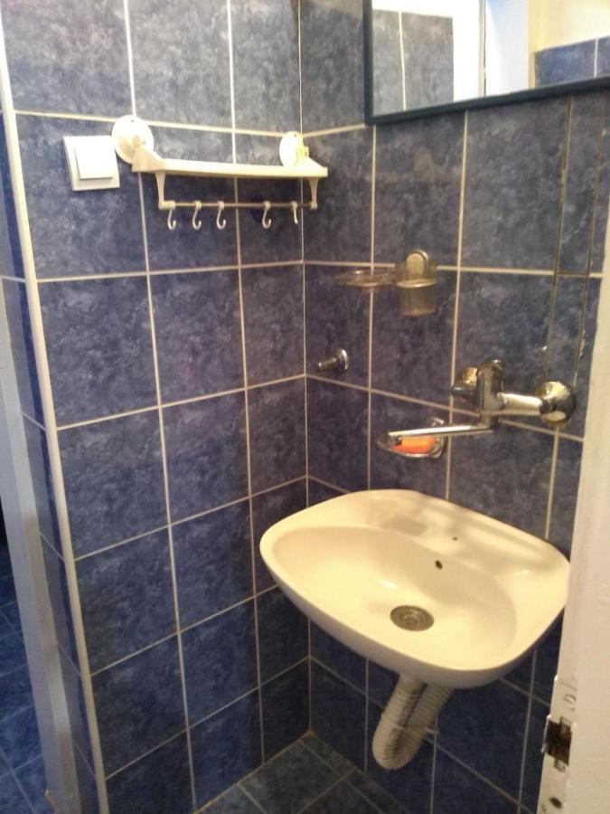 Apartman Dunja I Milos モクラ・ゴラ エクステリア 写真
