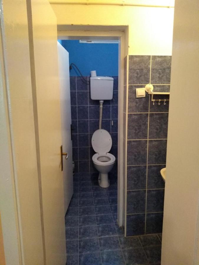 Apartman Dunja I Milos モクラ・ゴラ エクステリア 写真